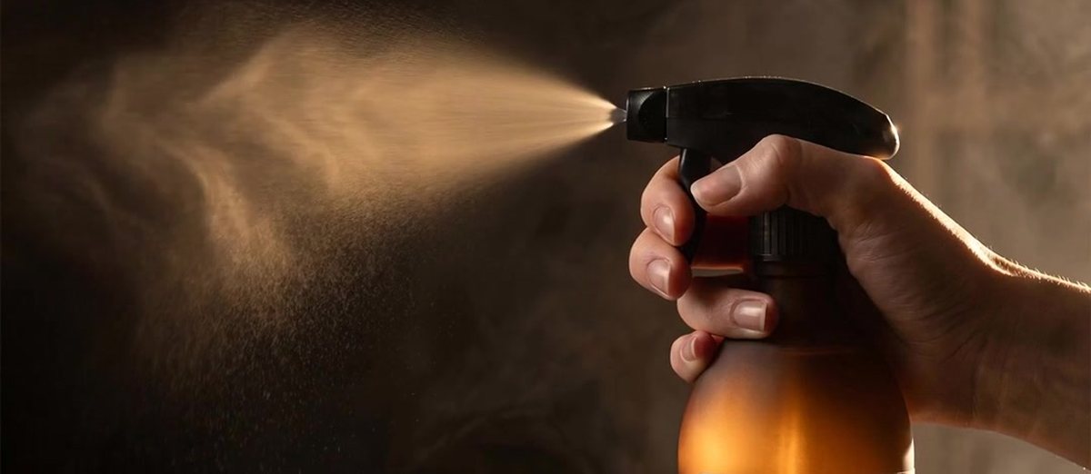 Hotelier room spray in use